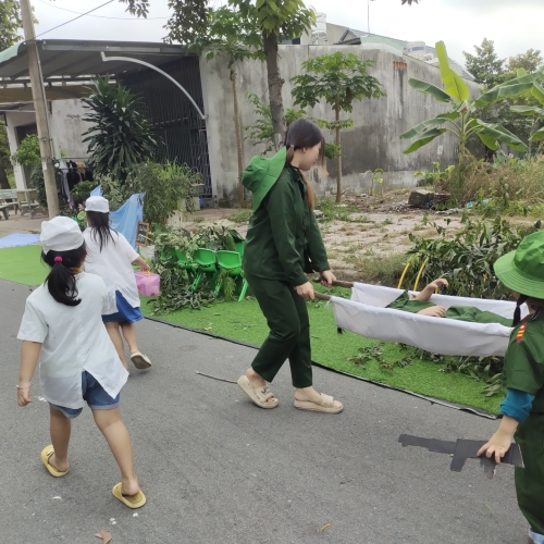 Diễn tập làm cô chú bộ đội cs2