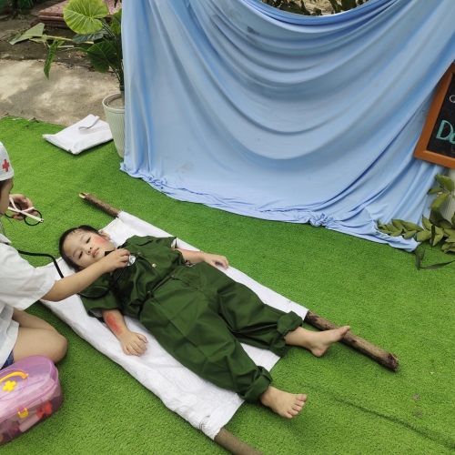 Diễn tập làm cô chú bộ đội cs2