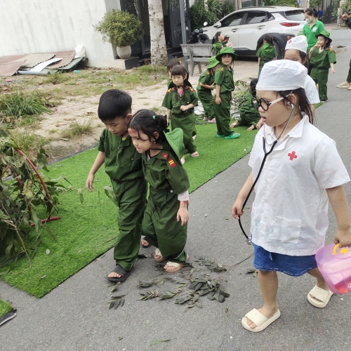 Diễn tập làm cô chú bộ đội cs2