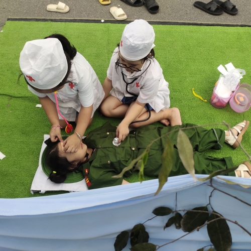 Diễn tập làm cô chú bộ đội cs2