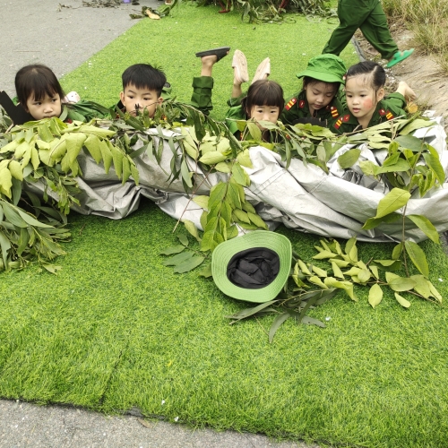 Diễn tập làm cô chú bộ đội cs2