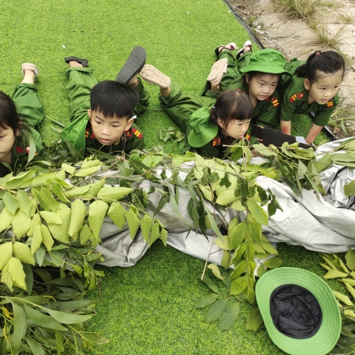 Diễn tập làm cô chú bộ đội cs2