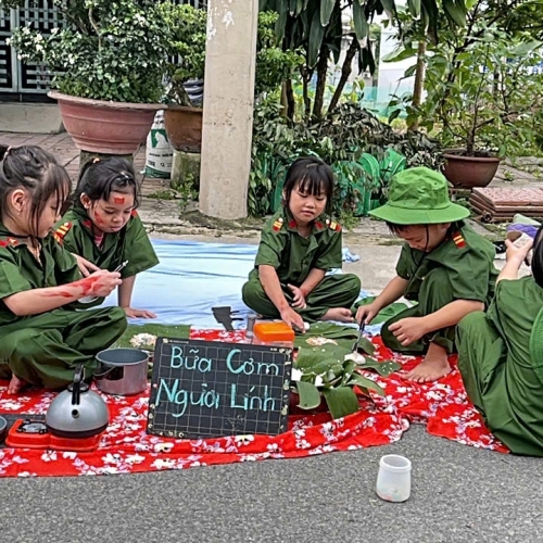 Diễn tập làm cô chú bộ đội cs2