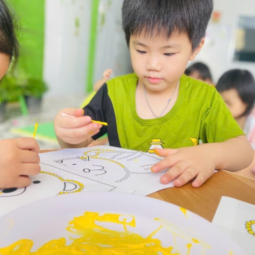 Vui học chấm màu lớp lá cs4