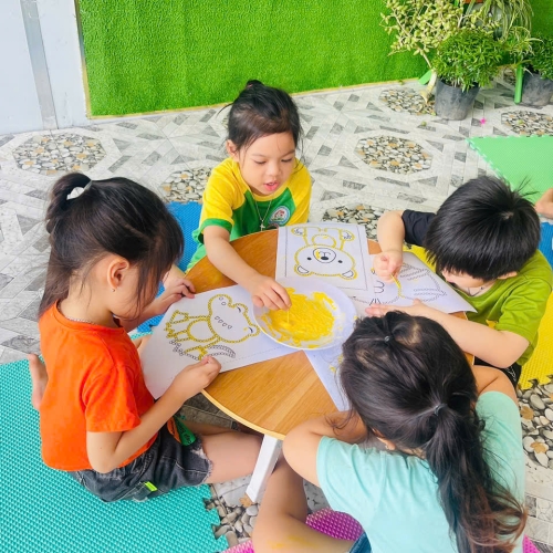 Vui học chấm màu lớp lá cs4