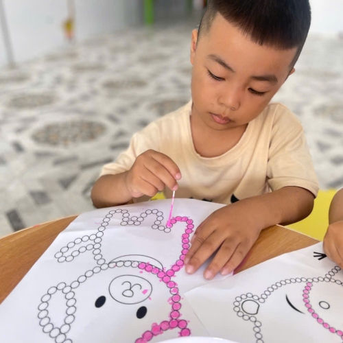 Vui học chấm màu lớp lá cs4