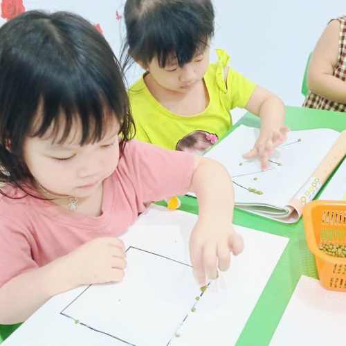 Làm thiệp tặng mẹ yêu