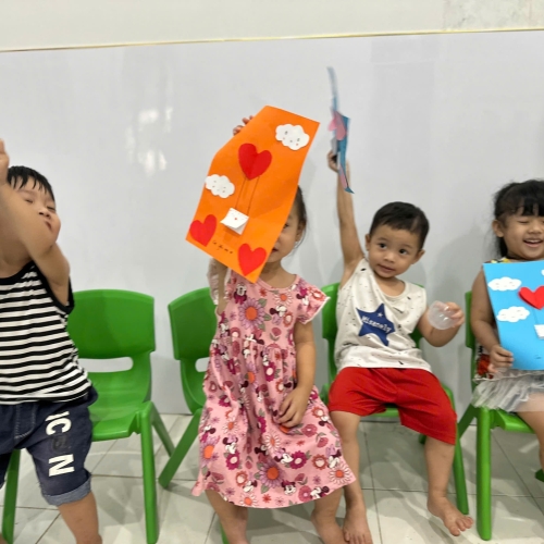 Làm thiệp tặng mẹ yêu