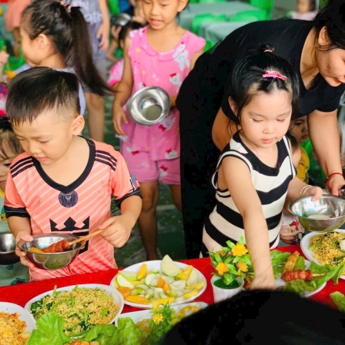 Tiệc Bufet Chào Mừng 20-11-2024