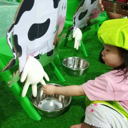 Trải Nghiệm Vắt Sữa Bò CS2