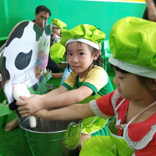 Trải Nghiệm Vắt Sữa Bò CS2