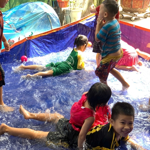 Thám hiểm đại dương xanh