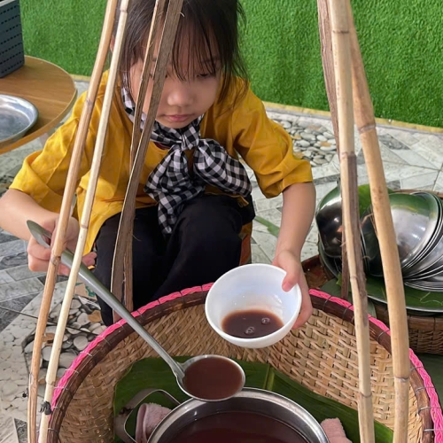 Trải nghiệm gánh chè tuổi thơ