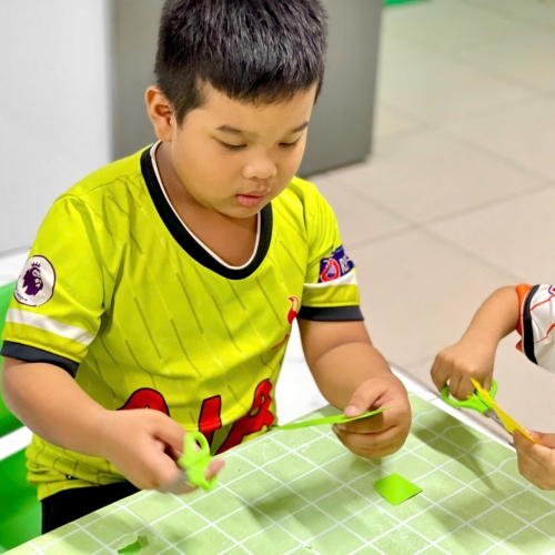 Tạo hình con chuồn chuồn