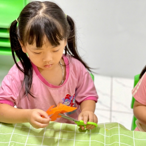 Tạo hình con chuồn chuồn