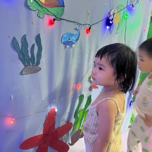 Du ngoạn Thủy cung lung linh